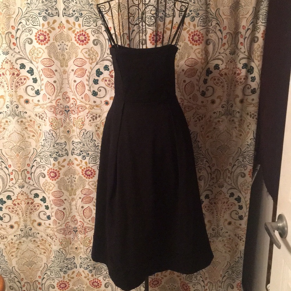 Sleeveless Little Black Dress with pockets!